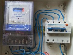 在220V和380V三相情況下，一千瓦等于多少安電流的計算公式（