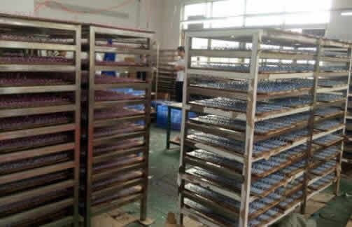 滴膠是什么？滴膠怎么做和滴膠工藝及水晶滴膠教程