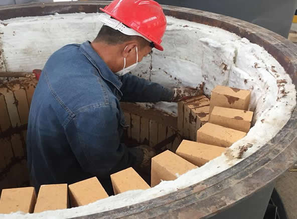 耐火襯里是什么？耐火襯里材料和耐火襯里厚度及耐火襯里砌